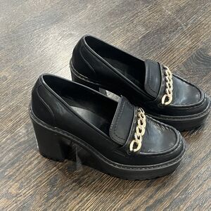 New York and Co Loafers Women's 8 Black Brooke Chunky Heel Shoes‎ Gold Chain